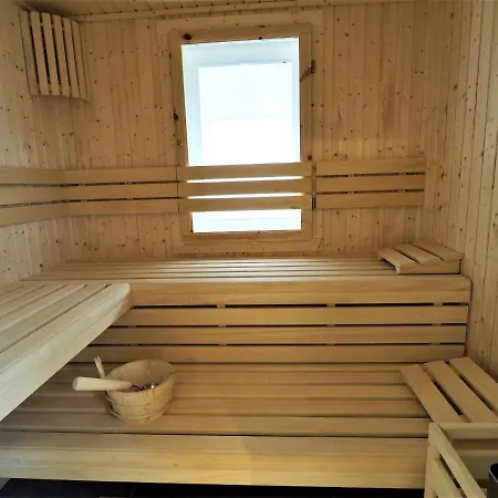 Modern Detached In With Sauna